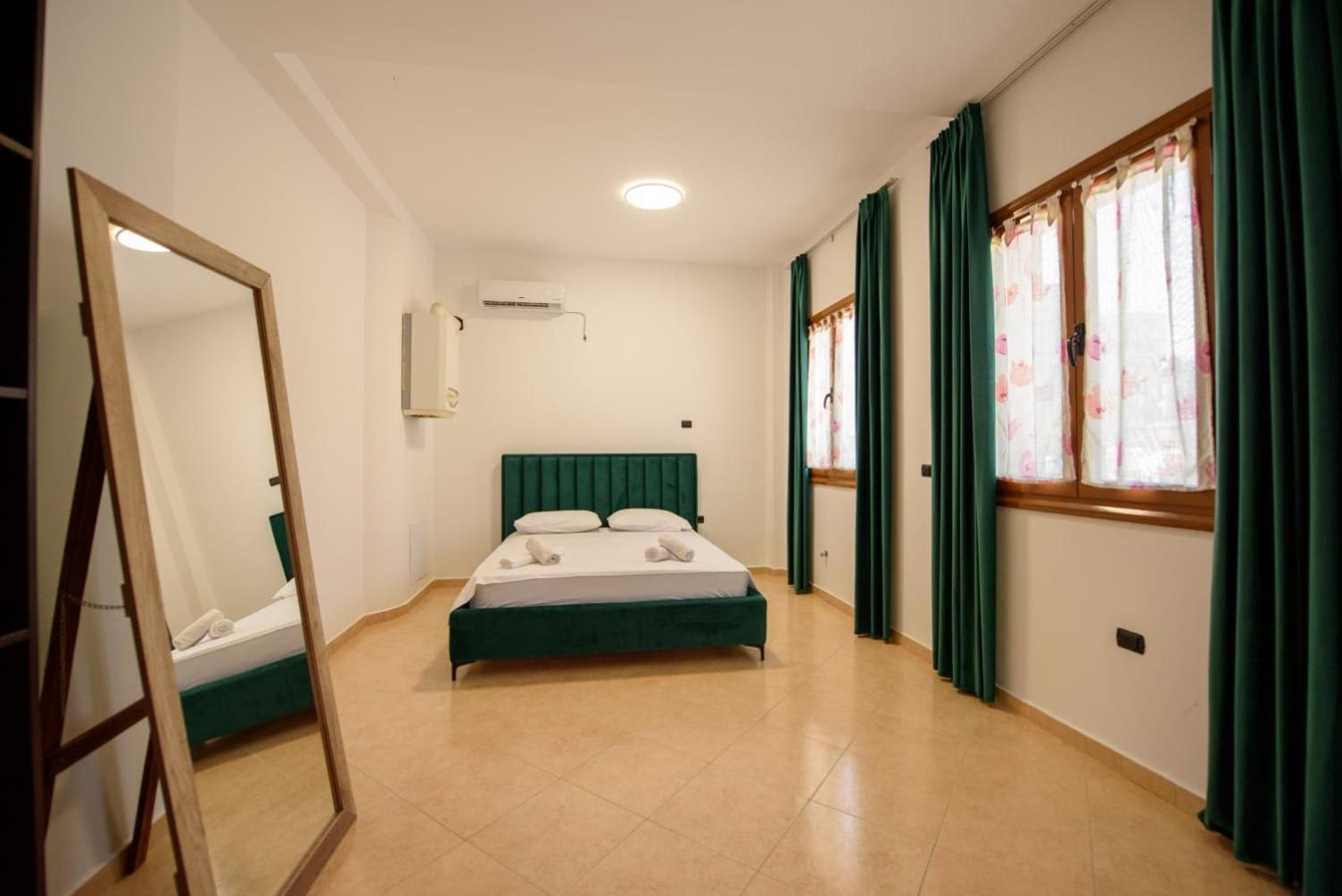 Olivium Rooms Vlorë Εξωτερικό φωτογραφία